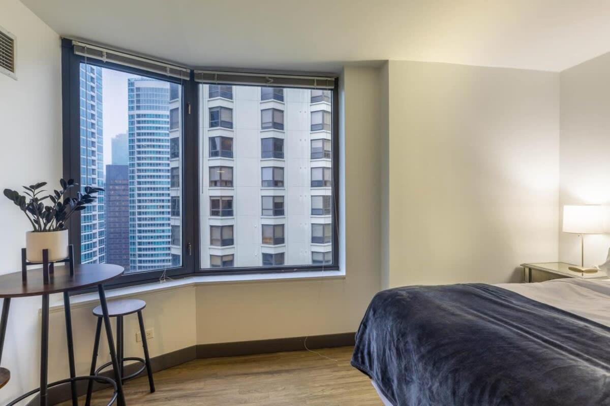 Ultimate 3br Luxury Near Navy Pier With Gym & Pool By Envitae *